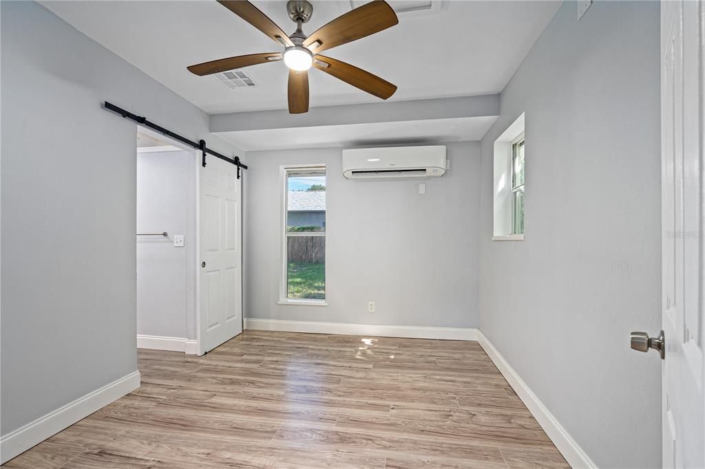 待售: $274,900 (4 贝兹, 2 浴室, 1402 平方英尺)