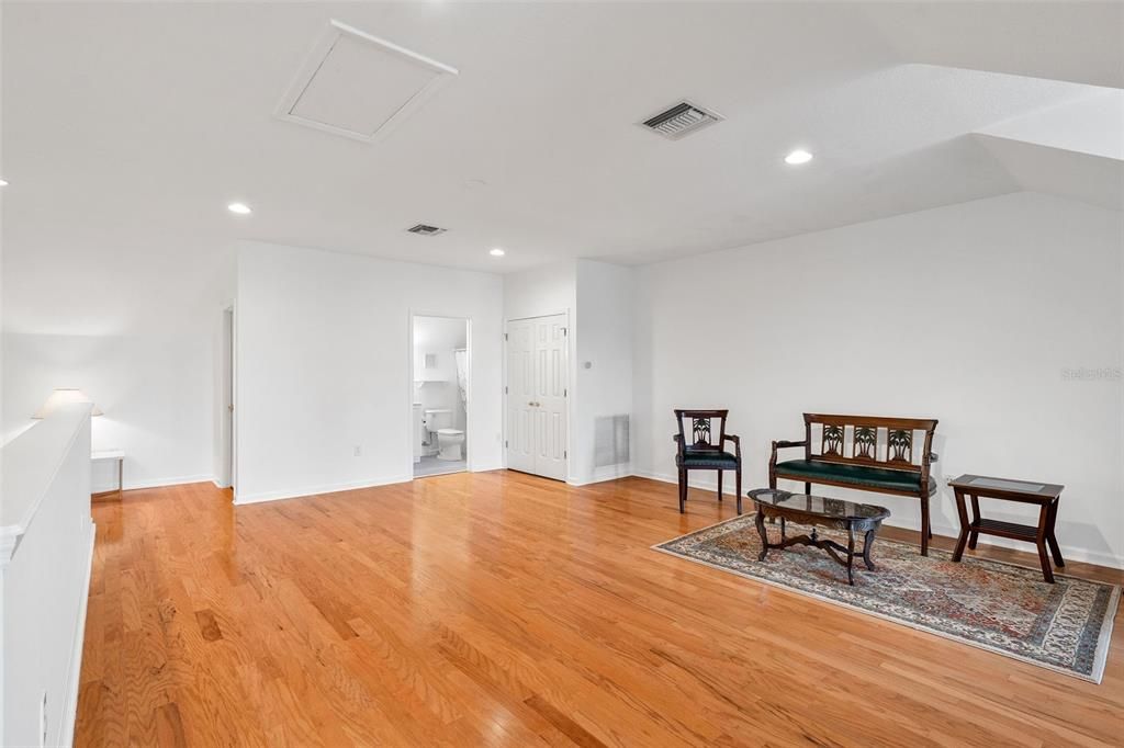 For Sale: $899,000 (4 beds, 3 baths, 2804 Square Feet)