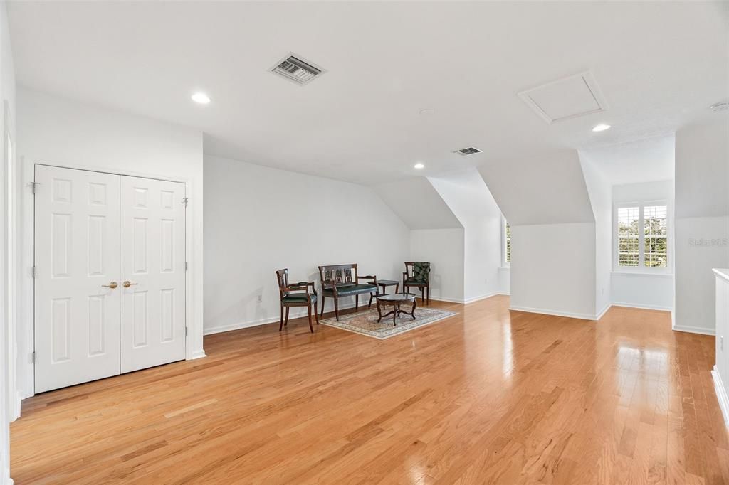 For Sale: $899,000 (4 beds, 3 baths, 2804 Square Feet)