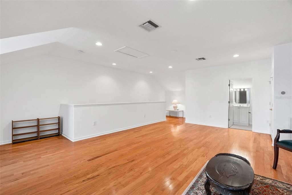 For Sale: $899,000 (4 beds, 3 baths, 2804 Square Feet)