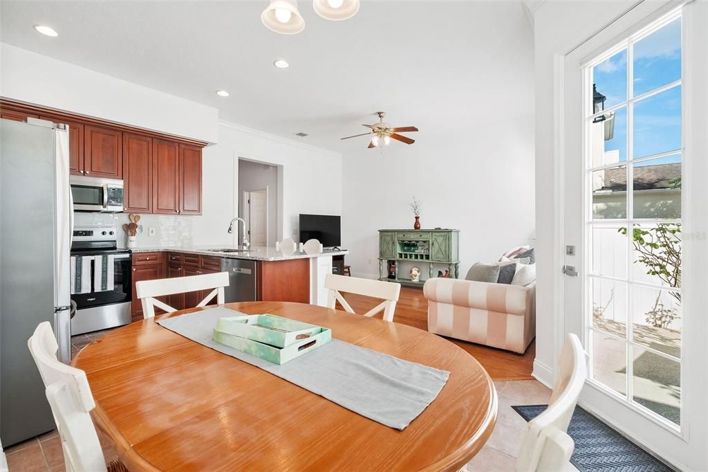 For Sale: $899,000 (4 beds, 3 baths, 2804 Square Feet)