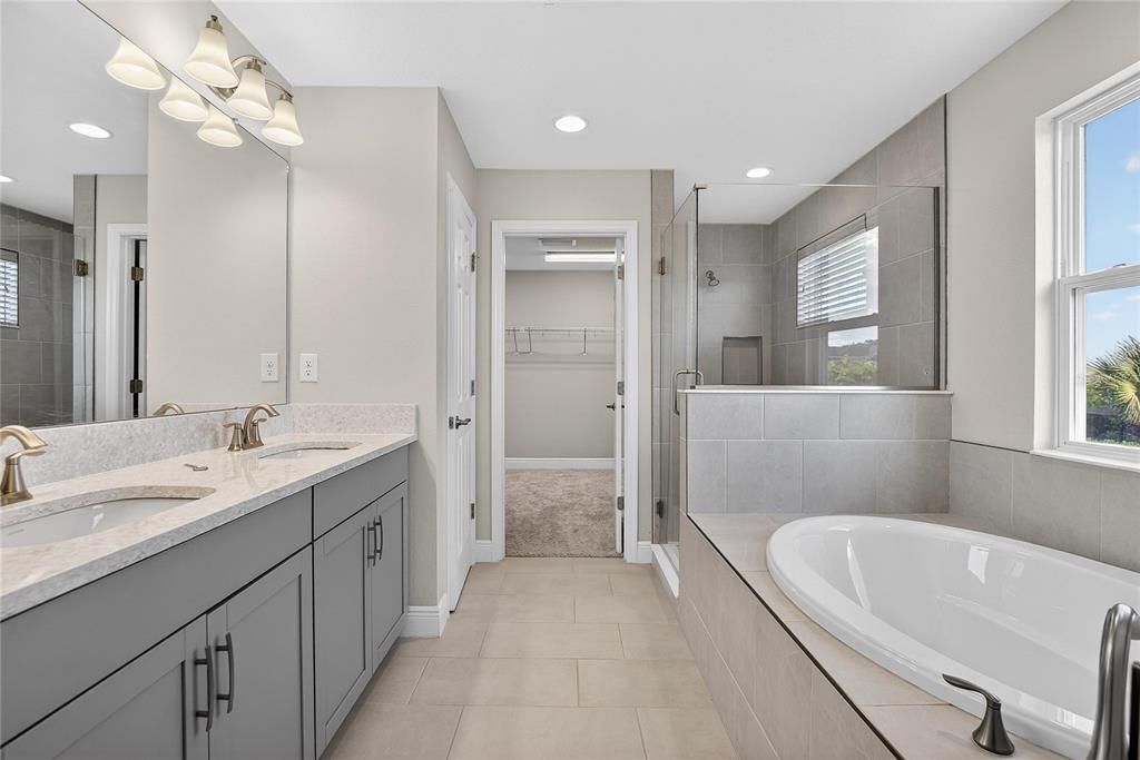 待售: $499,000 (4 贝兹, 2 浴室, 2810 平方英尺)