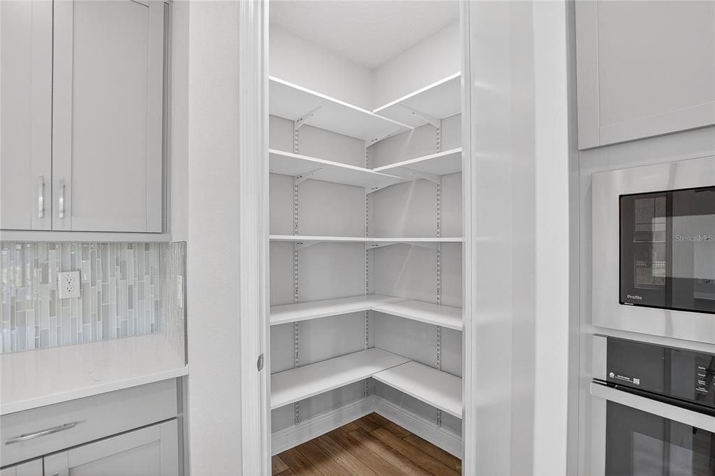 待售: $499,000 (4 贝兹, 2 浴室, 2810 平方英尺)