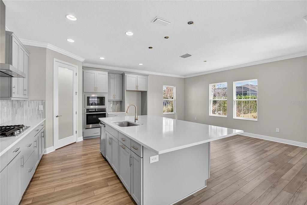 待售: $499,000 (4 贝兹, 2 浴室, 2810 平方英尺)