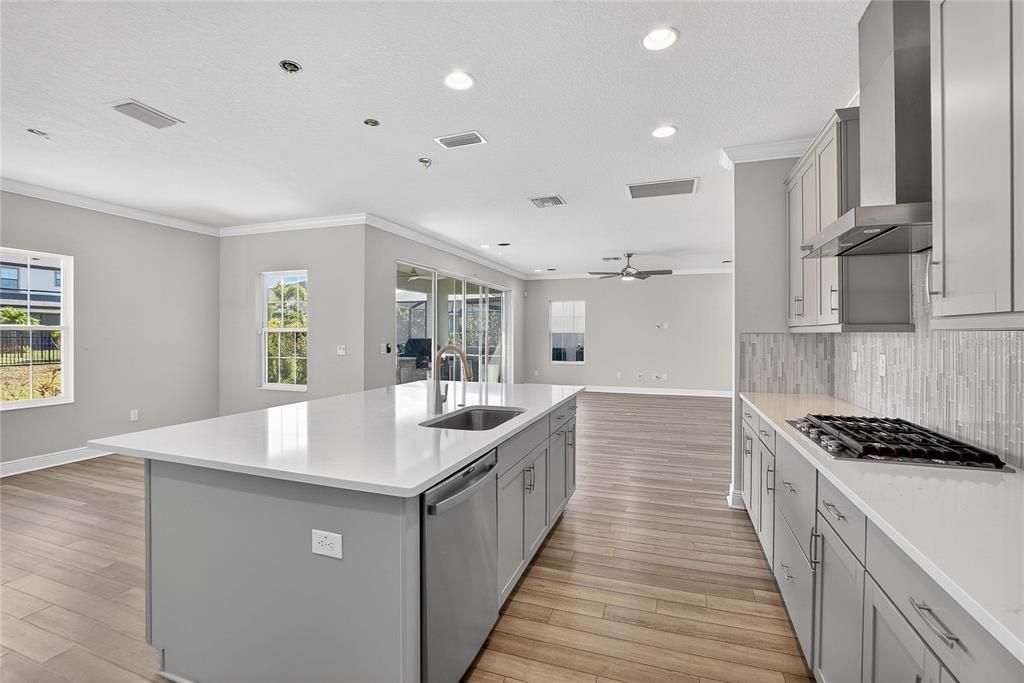 待售: $499,000 (4 贝兹, 2 浴室, 2810 平方英尺)