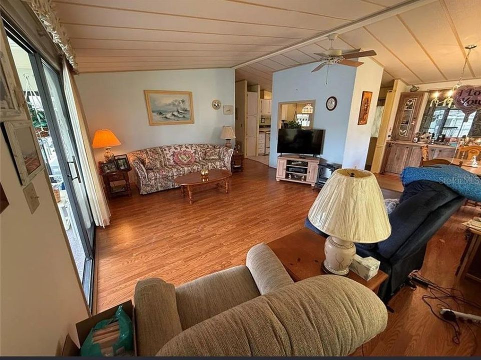 For Rent: $2,950 (2 beds, 2 baths, 1092 Square Feet)