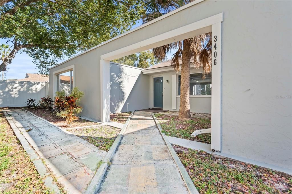 For Rent: $1,895 (3 beds, 2 baths, 1334 Square Feet)