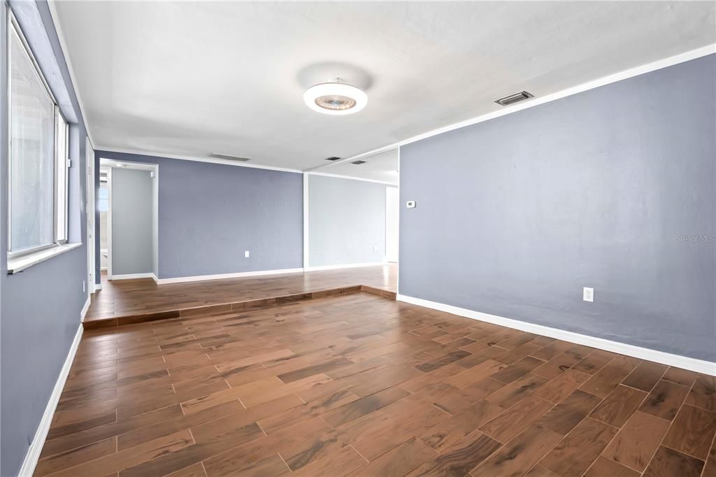 For Rent: $1,895 (3 beds, 2 baths, 1334 Square Feet)