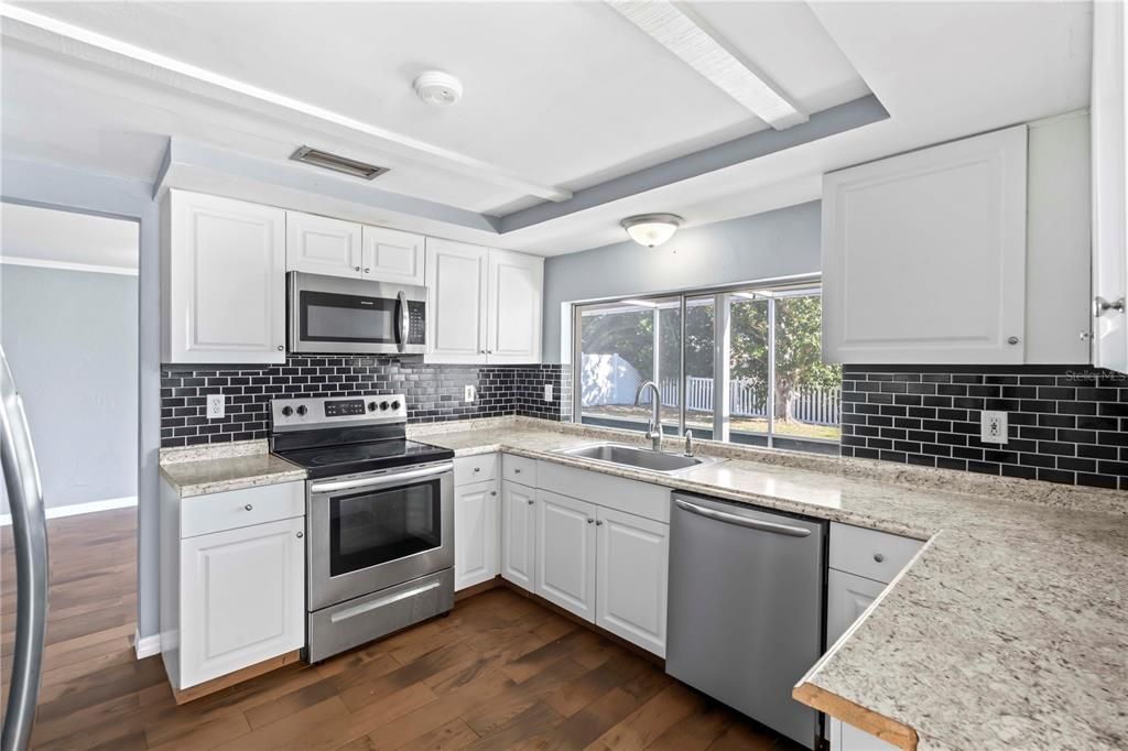 For Rent: $1,895 (3 beds, 2 baths, 1334 Square Feet)