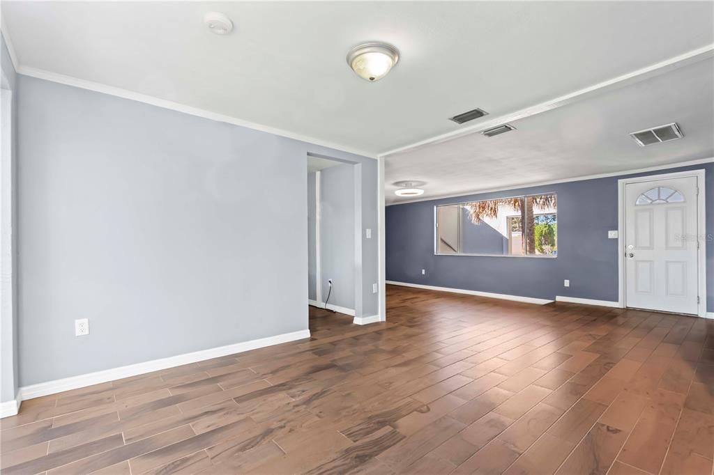 For Rent: $1,895 (3 beds, 2 baths, 1334 Square Feet)