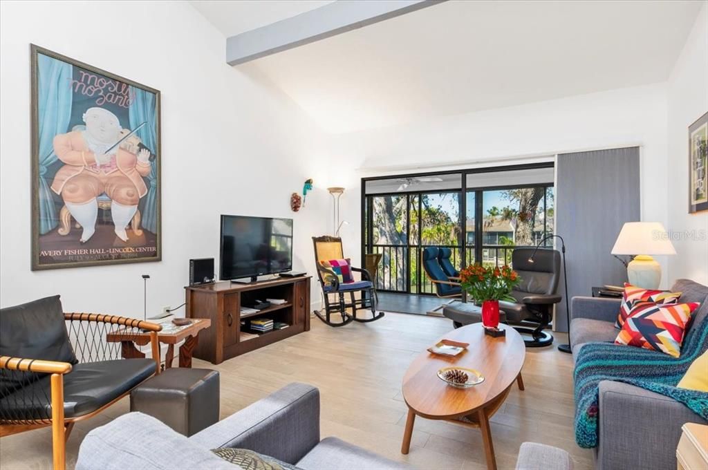 En Venta: $465,000 (2 camas, 2 baños, 1368 Pies cuadrados)