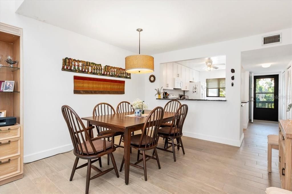 En Venta: $465,000 (2 camas, 2 baños, 1368 Pies cuadrados)