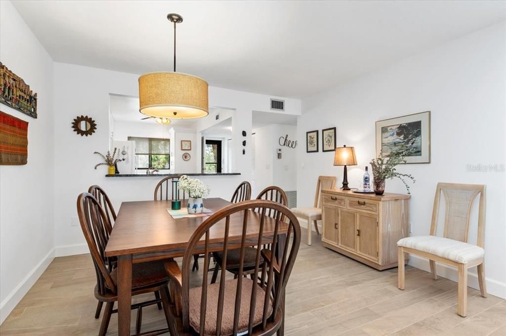 En Venta: $465,000 (2 camas, 2 baños, 1368 Pies cuadrados)