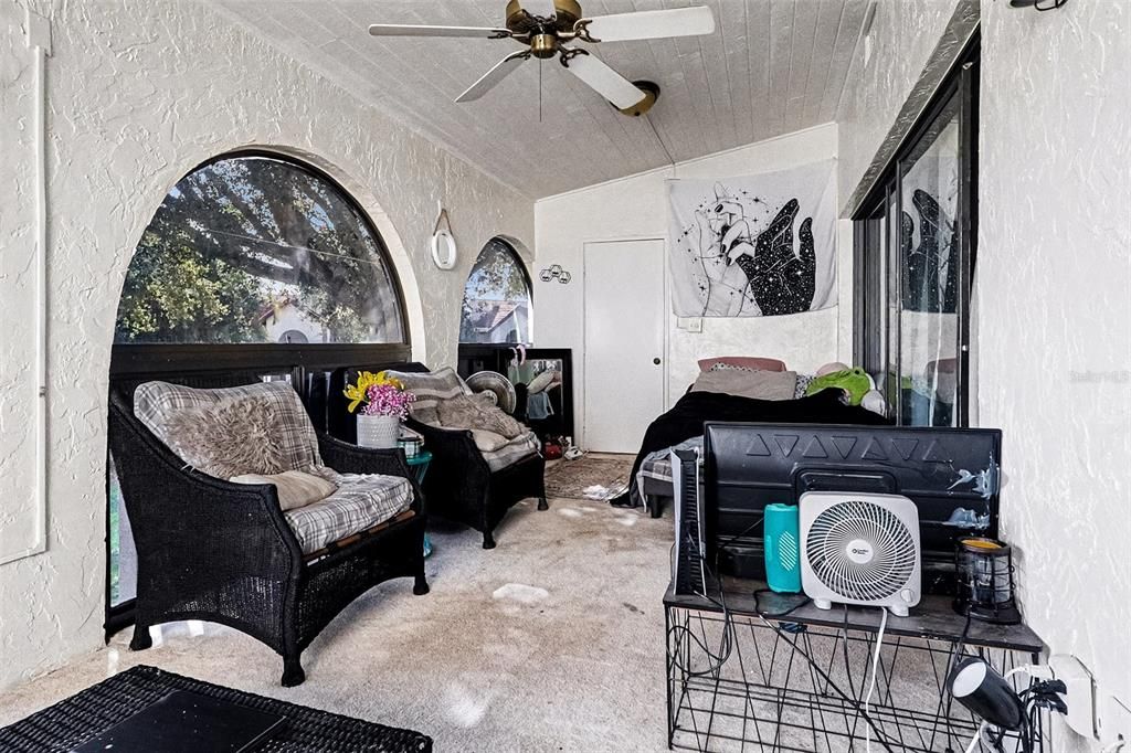 For Sale: $140,000 (2 beds, 2 baths, 1088 Square Feet)