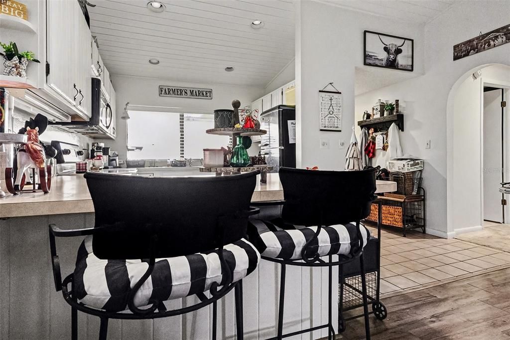 For Sale: $140,000 (2 beds, 2 baths, 1088 Square Feet)