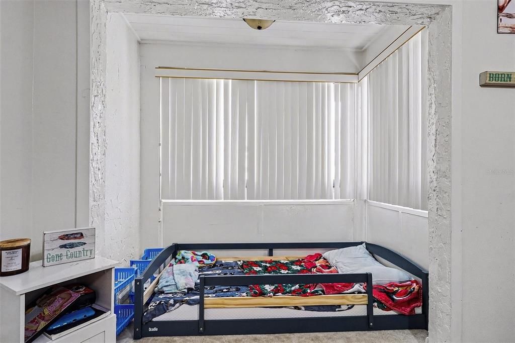 For Sale: $140,000 (2 beds, 2 baths, 1088 Square Feet)