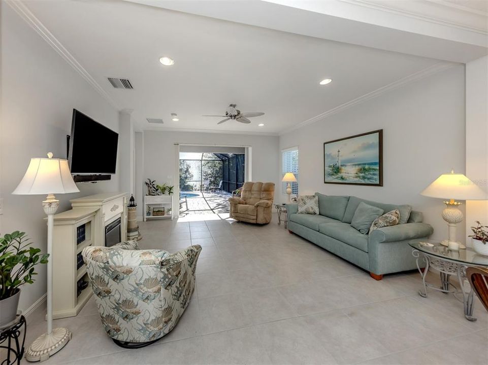 En Venta: $549,500 (3 camas, 2 baños, 1764 Pies cuadrados)