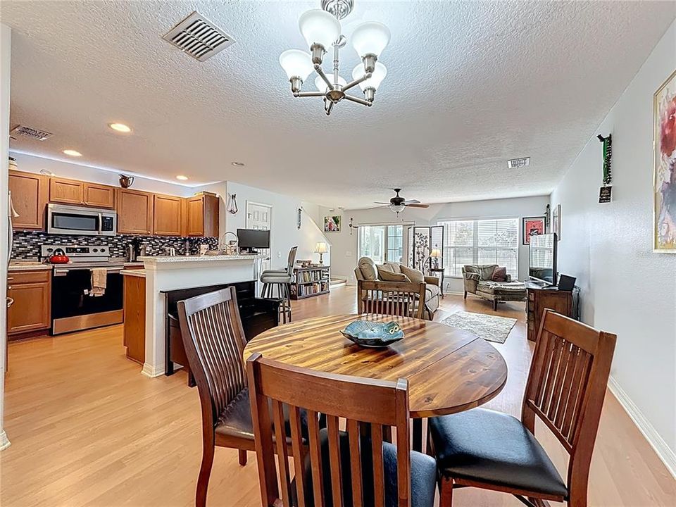 For Sale: $365,000 (3 beds, 2 baths, 1473 Square Feet)