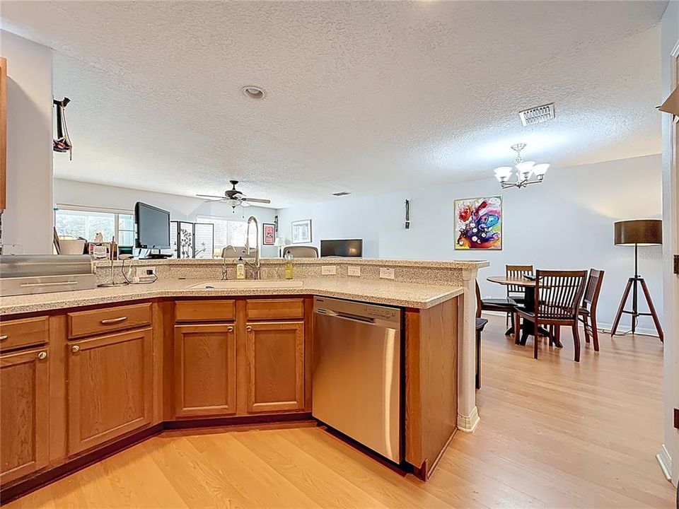 For Sale: $365,000 (3 beds, 2 baths, 1473 Square Feet)