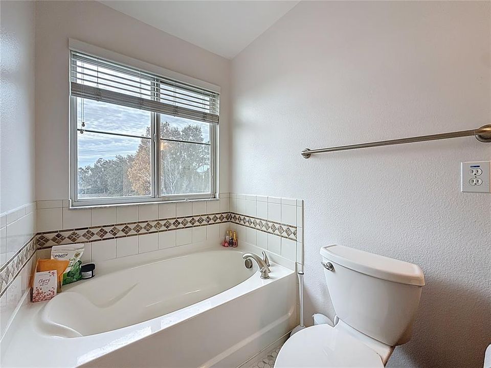 For Sale: $365,000 (3 beds, 2 baths, 1473 Square Feet)