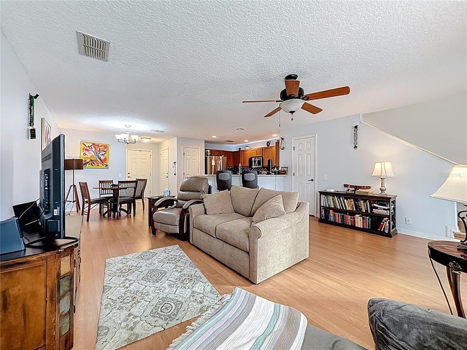 For Sale: $365,000 (3 beds, 2 baths, 1473 Square Feet)