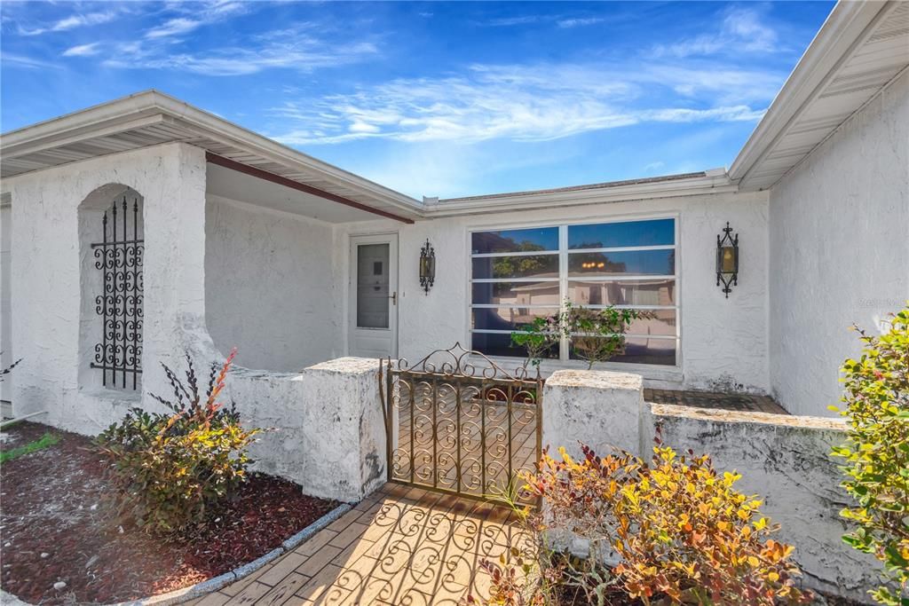 待售: $220,000 (2 贝兹, 2 浴室, 1442 平方英尺)