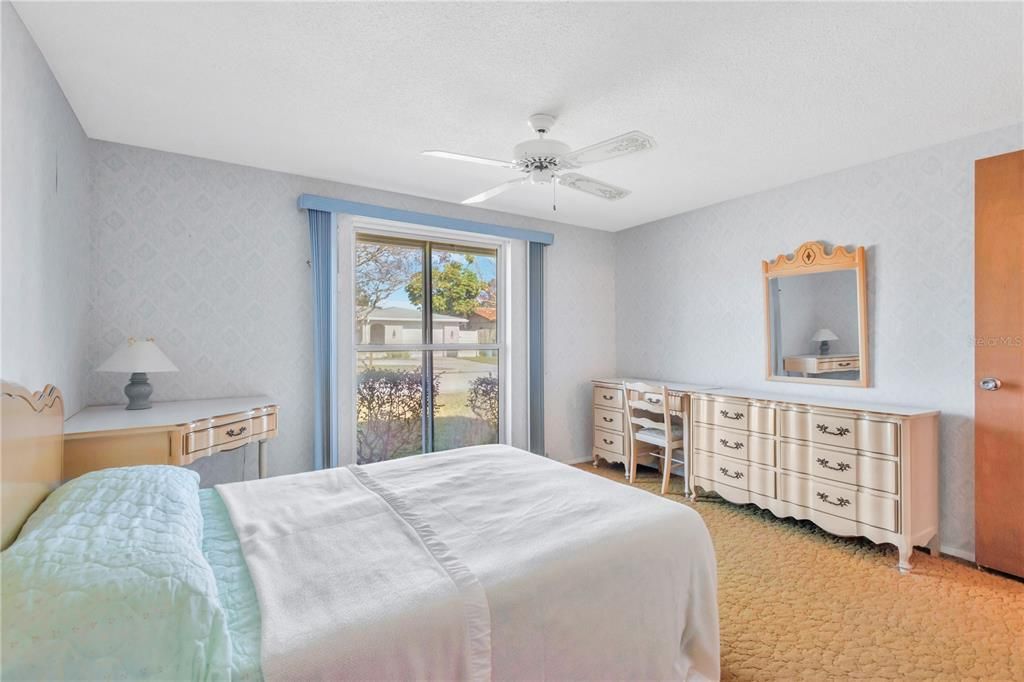 待售: $220,000 (2 贝兹, 2 浴室, 1442 平方英尺)