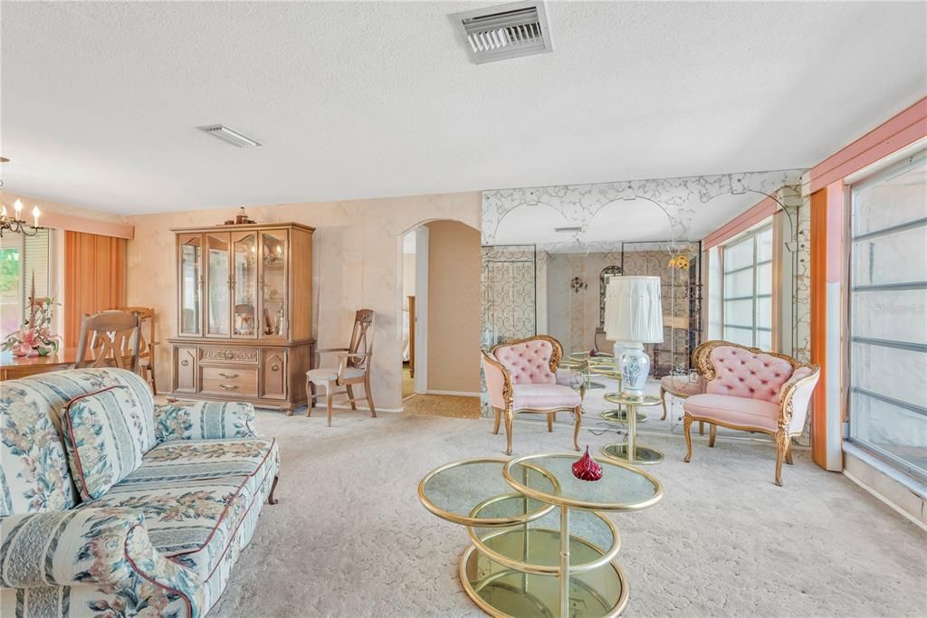 待售: $220,000 (2 贝兹, 2 浴室, 1442 平方英尺)