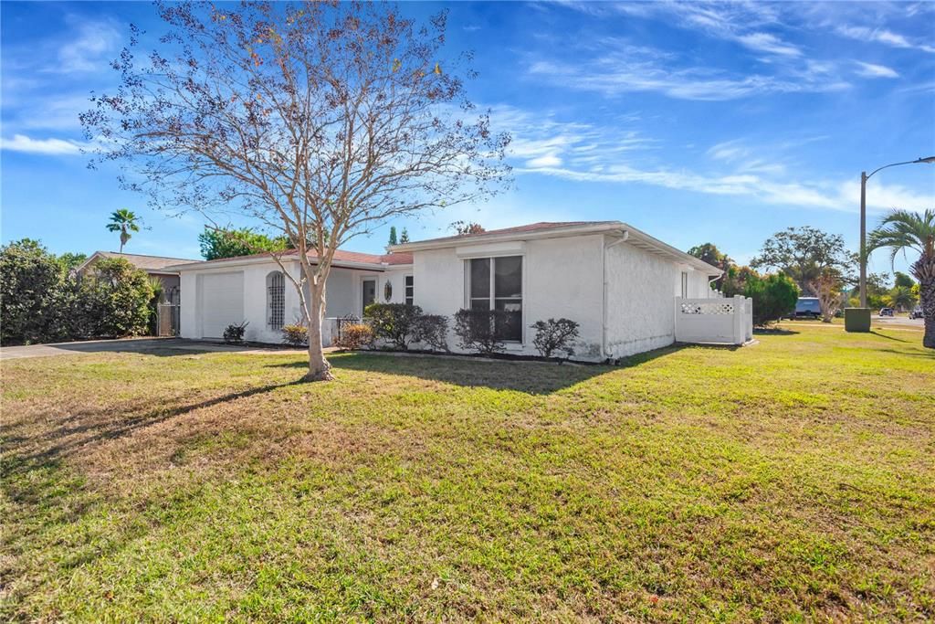 待售: $220,000 (2 贝兹, 2 浴室, 1442 平方英尺)