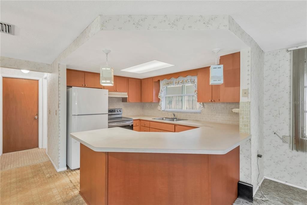 待售: $220,000 (2 贝兹, 2 浴室, 1442 平方英尺)