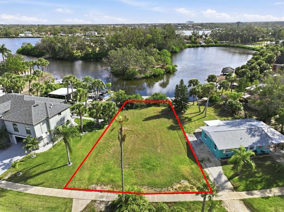 For Sale: $399,000 (0.19 acres)