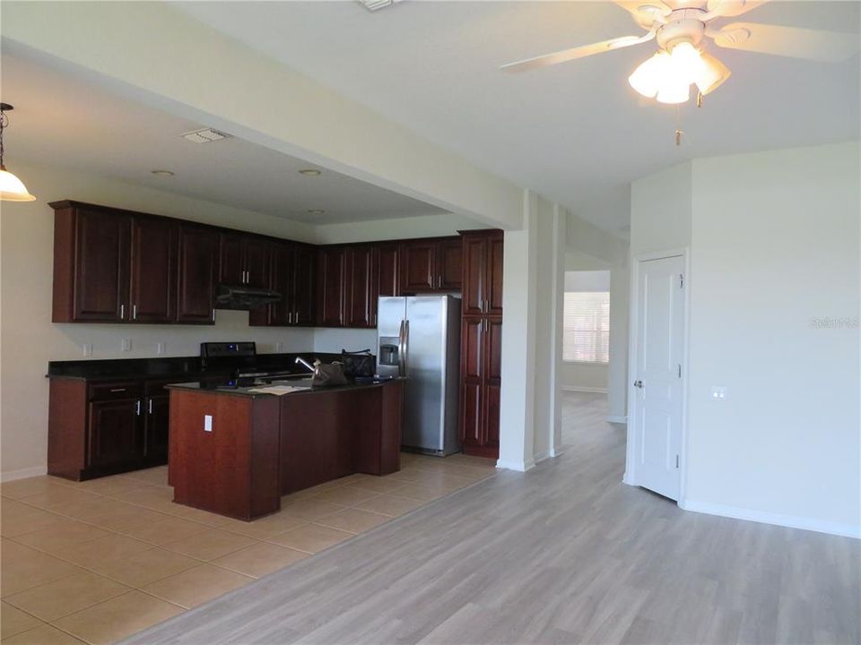 В аренду: $3,095 (4 спален, 3 ванн, 2745 Квадратных фут)