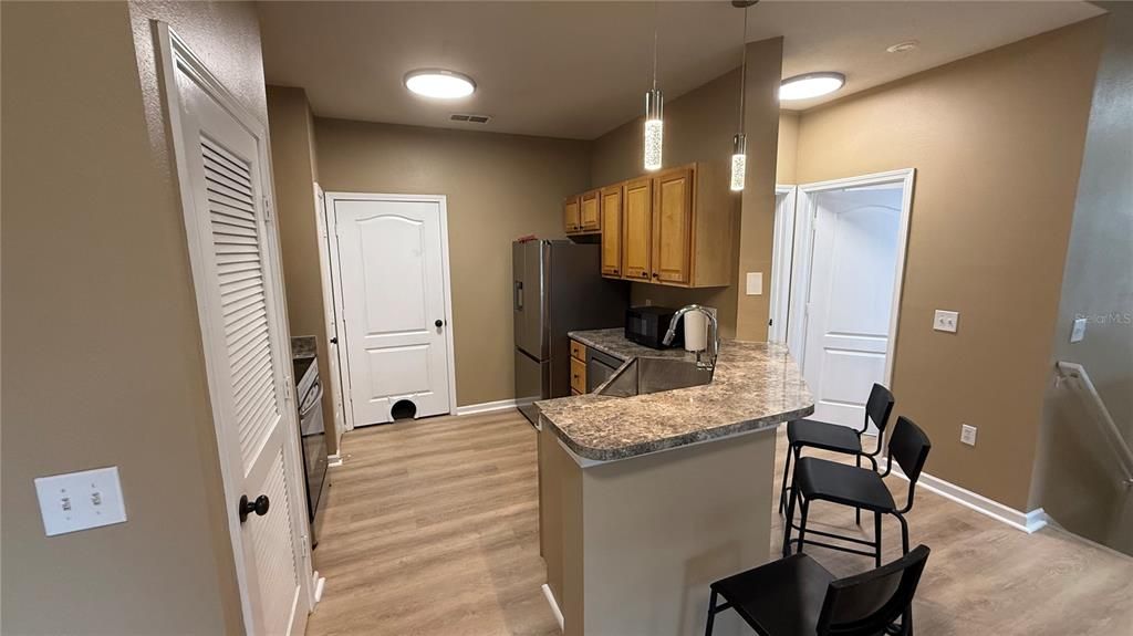 Active With Contract: $139,000 (2 beds, 2 baths, 1175 Square Feet)