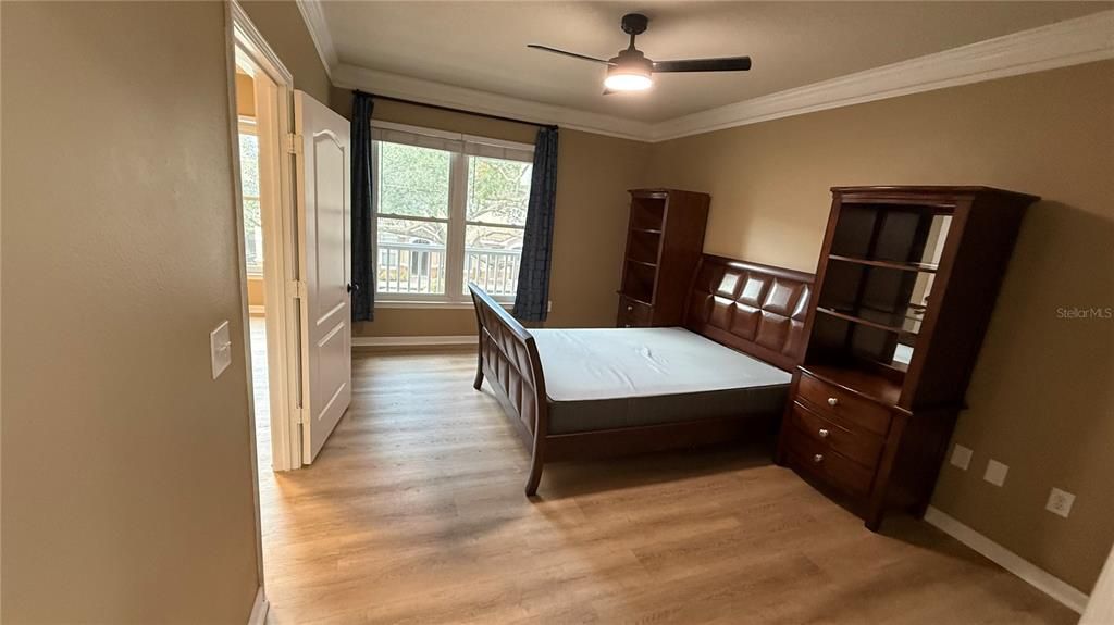 Active With Contract: $139,000 (2 beds, 2 baths, 1175 Square Feet)