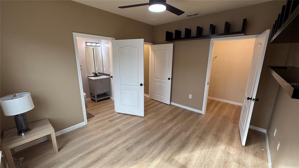 Active With Contract: $139,000 (2 beds, 2 baths, 1175 Square Feet)