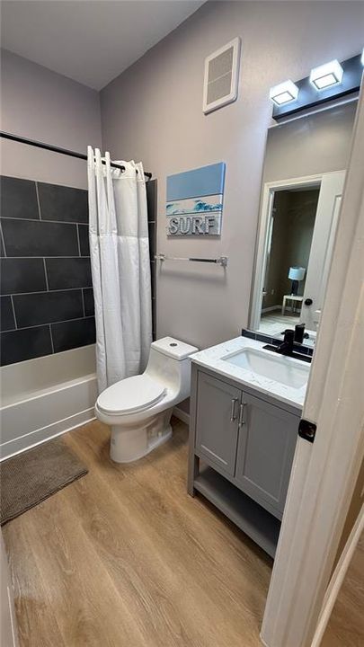 Active With Contract: $139,000 (2 beds, 2 baths, 1175 Square Feet)