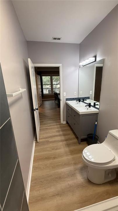 Active With Contract: $139,000 (2 beds, 2 baths, 1175 Square Feet)