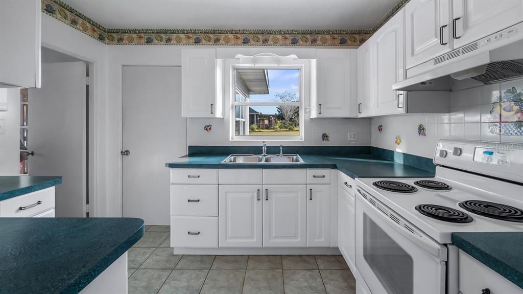 En Venta: $245,000 (3 camas, 2 baños, 1048 Pies cuadrados)