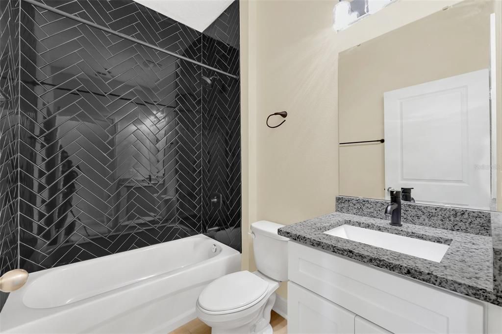 En Venta: $265,000 (3 camas, 2 baños, 1702 Pies cuadrados)