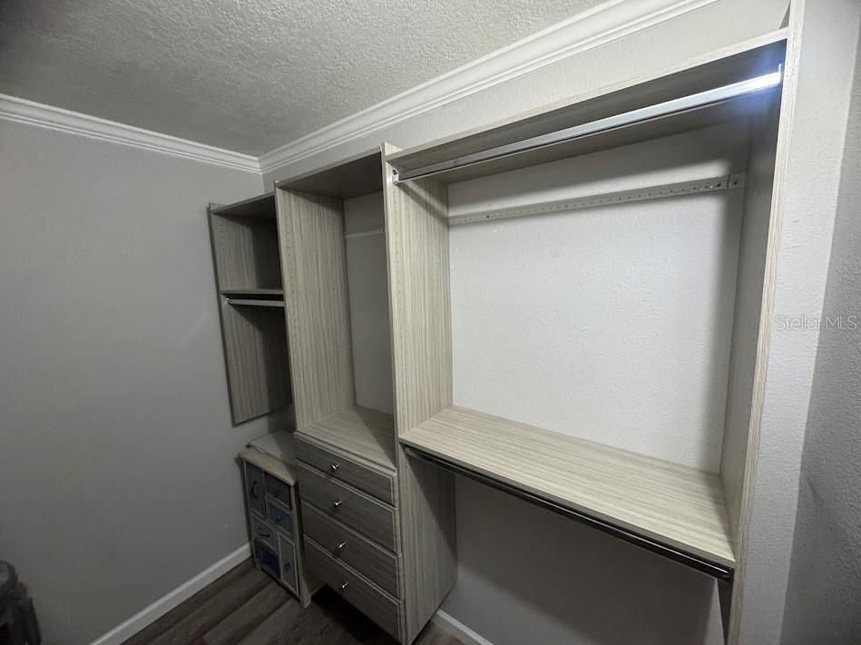 For Sale: $208,000 (1 beds, 1 baths, 745 Square Feet)