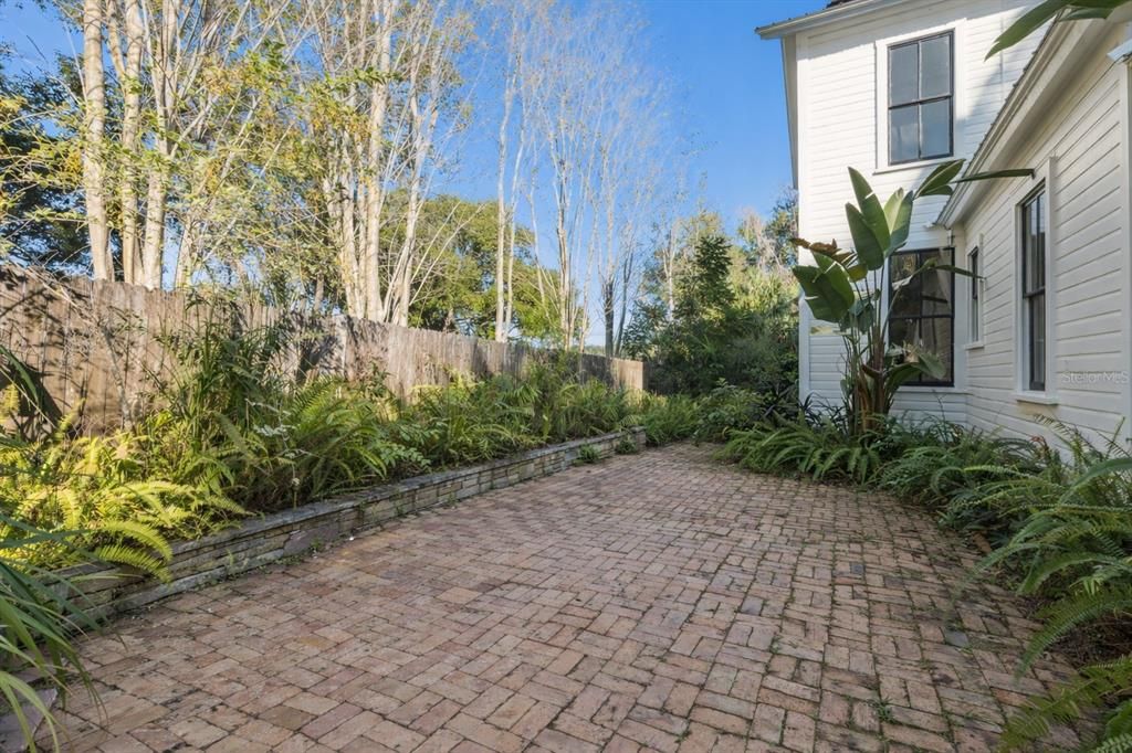 En Venta: $750,000 (5 camas, 2 baños, 2771 Pies cuadrados)