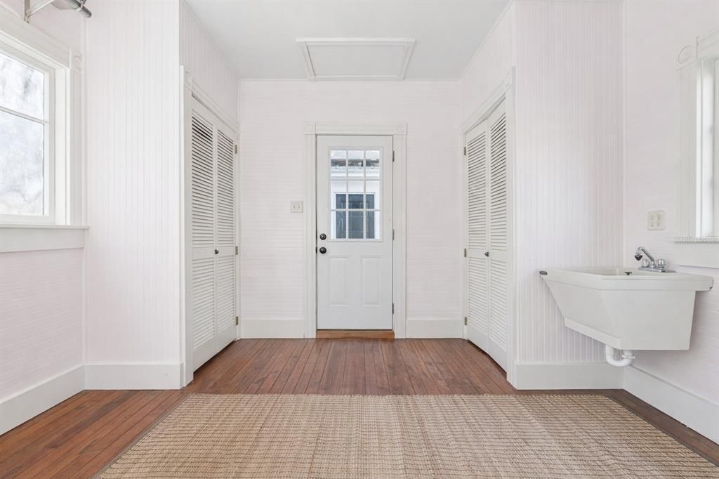 En Venta: $750,000 (5 camas, 2 baños, 2771 Pies cuadrados)