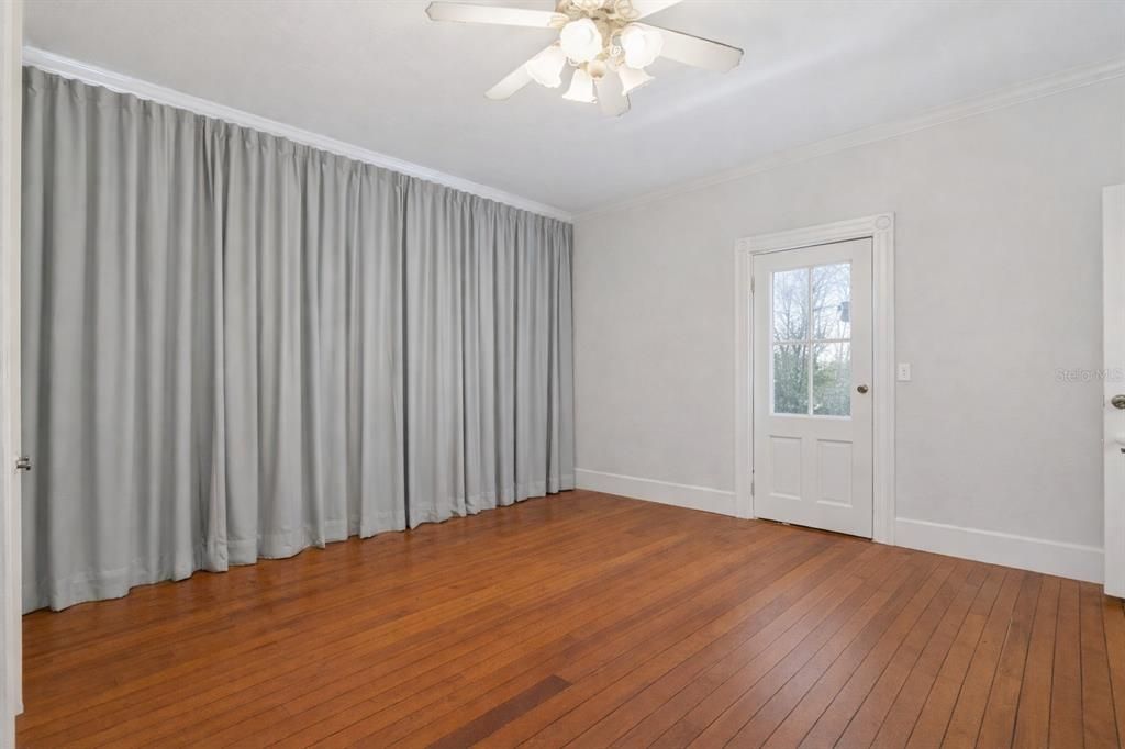 En Venta: $750,000 (5 camas, 2 baños, 2771 Pies cuadrados)