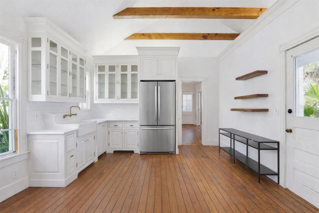 En Venta: $750,000 (5 camas, 2 baños, 2771 Pies cuadrados)