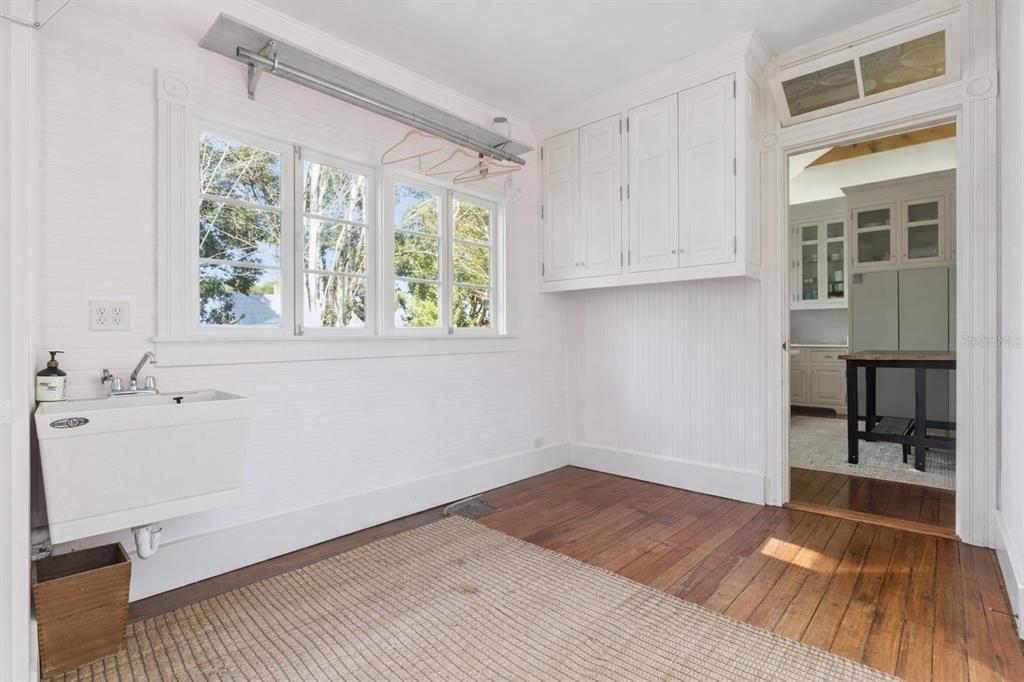 En Venta: $750,000 (5 camas, 2 baños, 2771 Pies cuadrados)