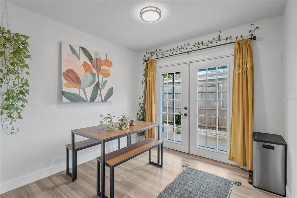 En Venta: $389,000 (3 camas, 2 baños, 1394 Pies cuadrados)