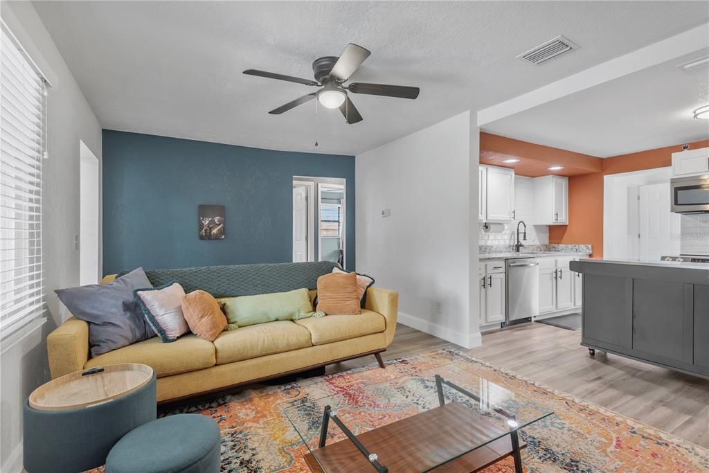 En Venta: $389,000 (3 camas, 2 baños, 1394 Pies cuadrados)