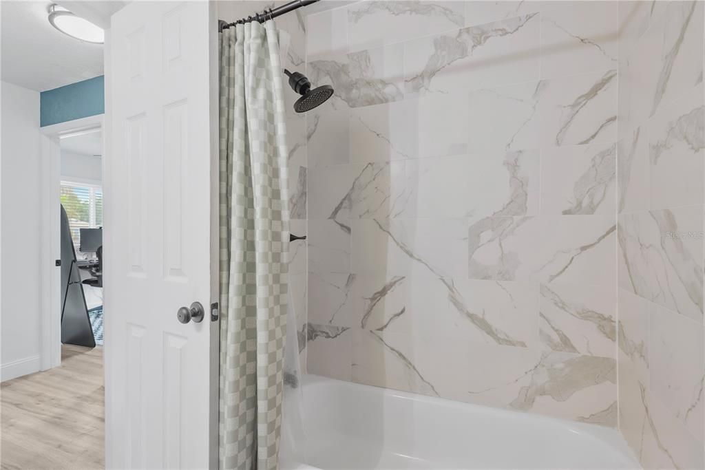 En Venta: $389,000 (3 camas, 2 baños, 1394 Pies cuadrados)