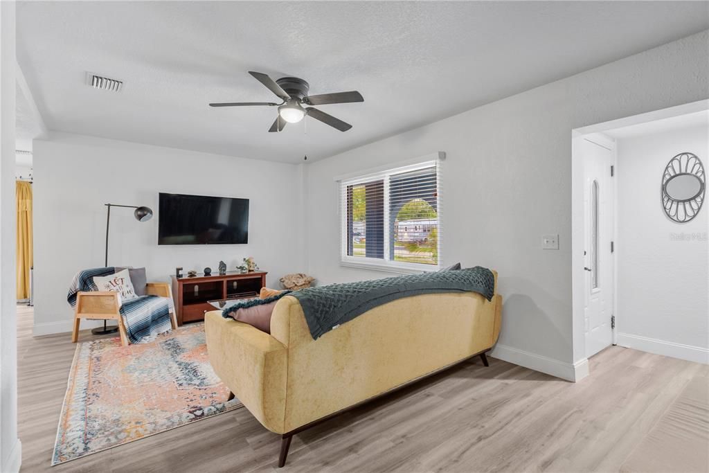 En Venta: $389,000 (3 camas, 2 baños, 1394 Pies cuadrados)