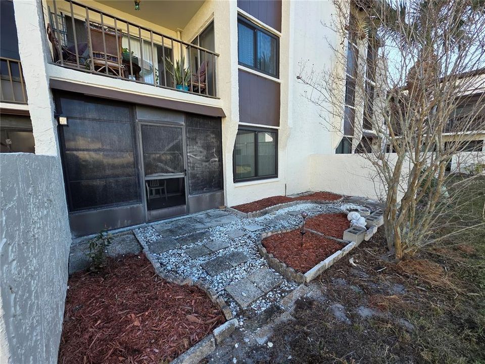 For Sale: $119,850 (1 beds, 1 baths, 682 Square Feet)